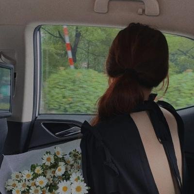 人气爱豆恋情细节流出，短时间内内幕曝光，好友出面澄清